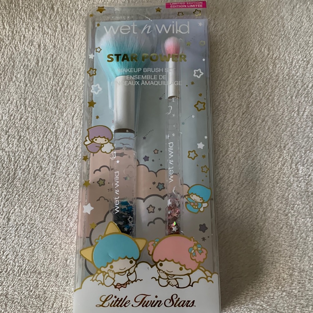 Wet n Wild x Little Twin Stars ⭐️ 💖💙 Limited Edition Brush Set - Picture 3 of 7